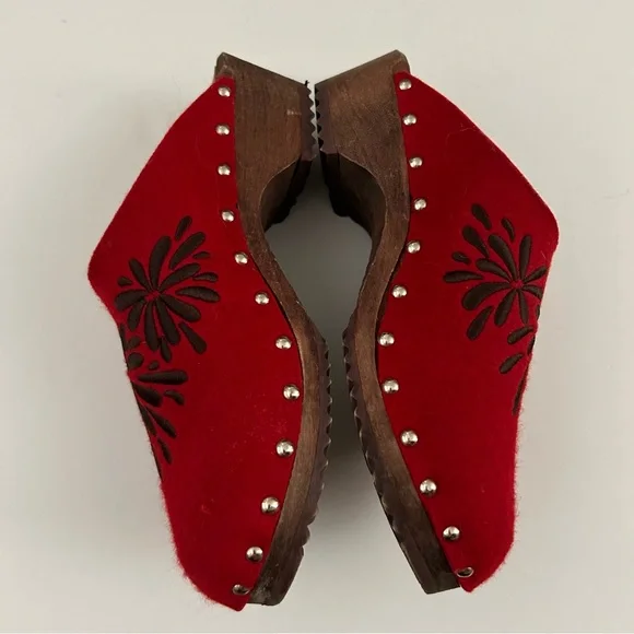 Ann Louise Roswald Red Felt Black Embroidered Wood Clogs Size EU 38 - Picture 3 of 9